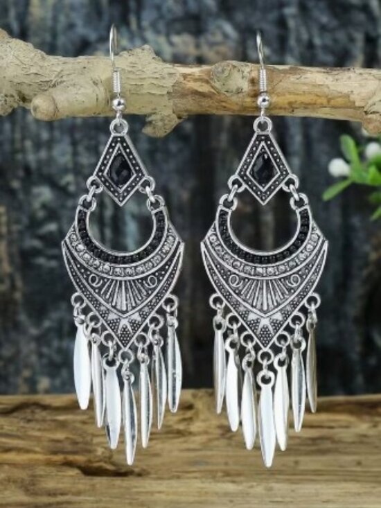 Jewelry - Vintage-Plated Silvertone Color Dangle Earrings White K Plating Fishhook